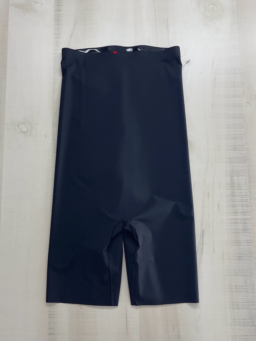 nwot SPANX women’s high rise shapewear shorts M